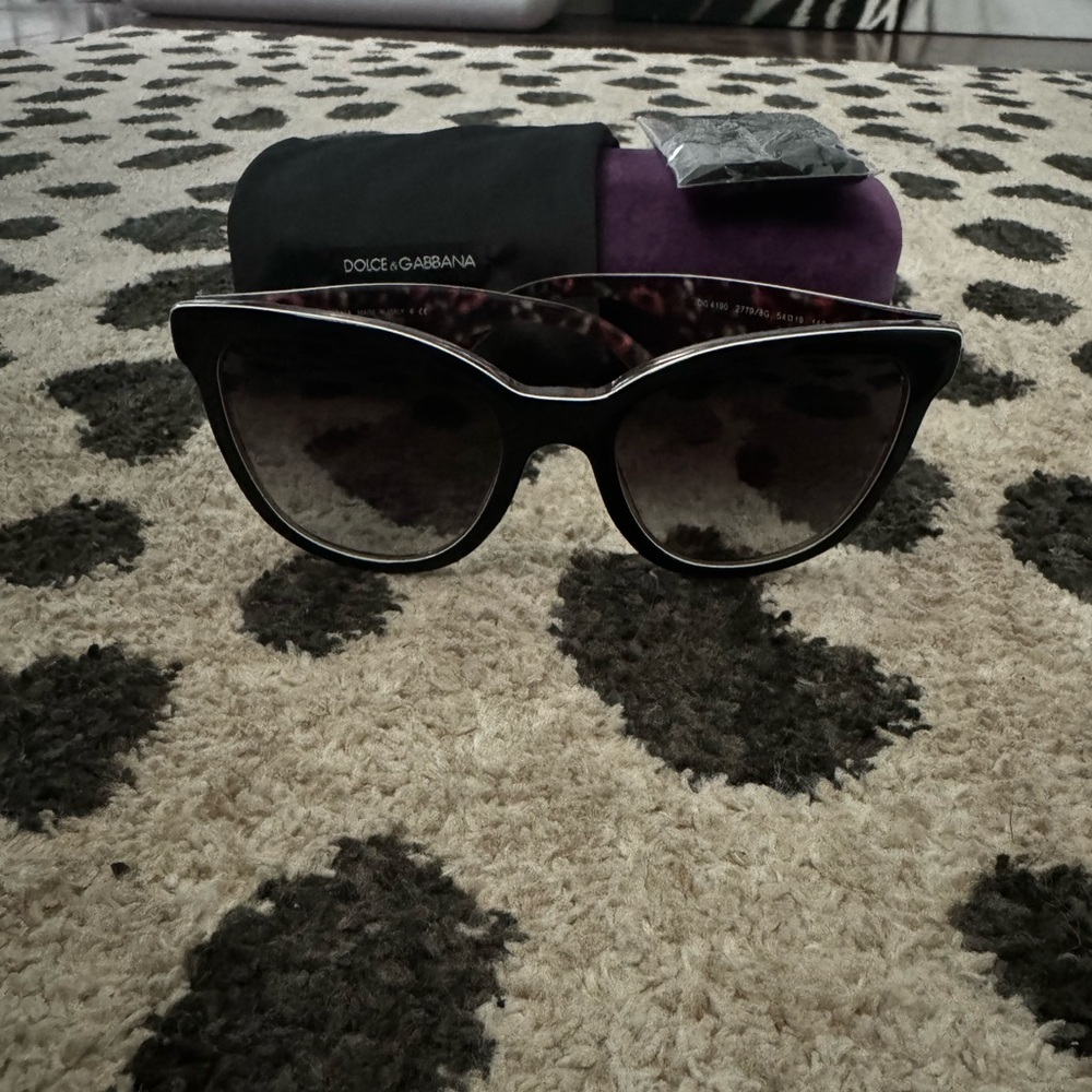 Dolce and Gabbana sunglasses black flora